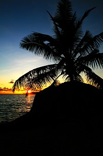 Sunset Anse Source d'Argent; Sonnenstand im April (2)